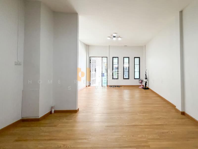 Baan Passakorn, Bangkok, Khlong Bang Phran, Bang Bon, Bangkok, 4 Bedrooms, 200 sqm, Townhouse For Sale, by HOME Real Estate Service, 500360191 - DDproperty.com