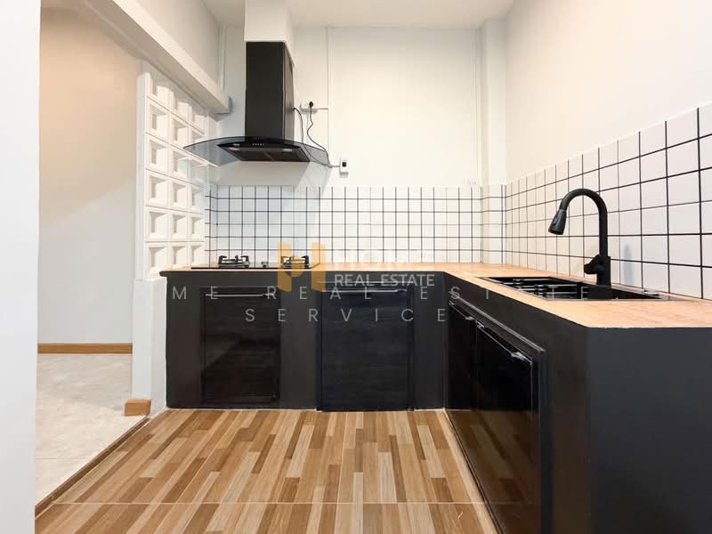 Baan Passakorn, Bangkok, Khlong Bang Phran, Bang Bon, Bangkok, 4 Bedrooms, 200 sqm, Townhouse For Sale, by HOME Real Estate Service, 500360191 - DDproperty.com
