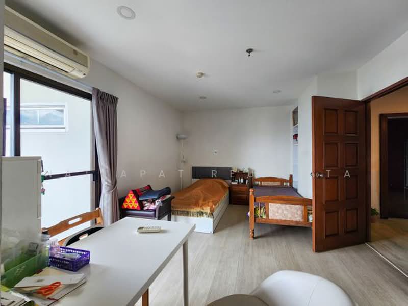 Fifty Fifth Tower, Bangkok, 84 Soi Sukhumvit 55, Sukhumvit Road, Khlong Tan Nua, Watthana, Bangkok, 3 Bedrooms, 223 sqm, Condo For Sale, by Nattapat Reunyota, 500360230 - DDproperty.com