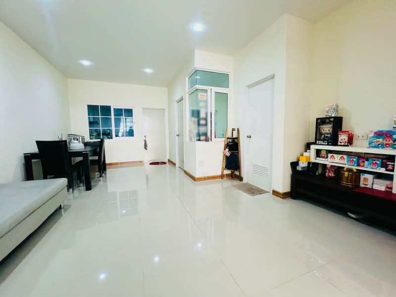Golden Town 2 Onnut-Pattanakarn, Bangkok, 189 Soi On Nut 65 Yaek 14, Prawet, Bangkok, 4 Bedrooms, 100 sqm, Townhouse For Sale, by The Best Property ปู, 500360232 - DDproperty.com