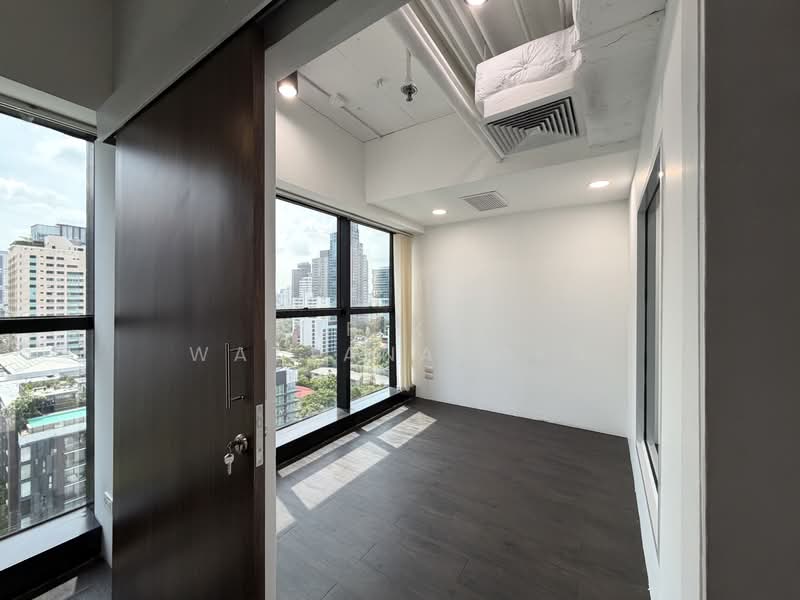 7-min walk to BTS, Move-in ready, Private meeting room & executive office, Bangkok, Sukhumvit 63, Khlong Tan Nua, Watthana, Bangkok, , 220 sqm, Office Space For Rent, by Sirikul Wattanakorn, 500360295 - DDproperty.com