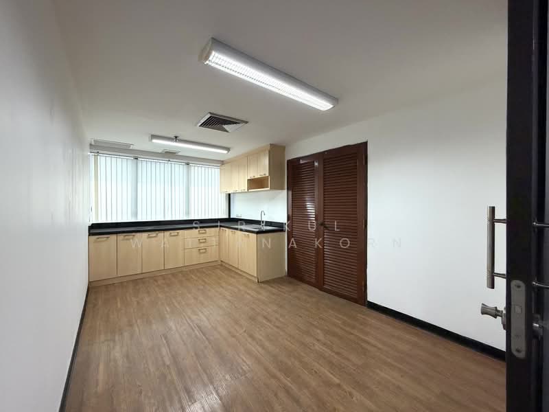 7-min walk to BTS, Move-in ready, Private meeting room & executive office, กรุงเทพ, Sukhumvit 63, คลองตันเหนือ, วัฒนา, กรุงเทพ, 220 ตร.ม., สำนักงาน ให้เช่า, โดย Sirikul Wattanakorn, 500360295 - DDproperty.com
