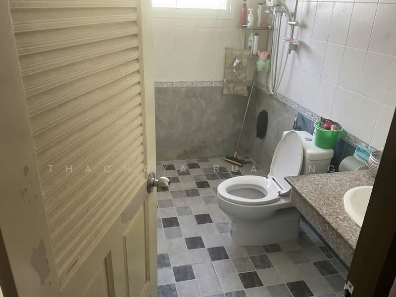 4-BR Townhouse, Bangkok, Lat Phrao, Bangkok, 4 Bedrooms, 157 sqm, Townhouse For Sale, by Thachaya Buanong, 500360366 - DDproperty.com