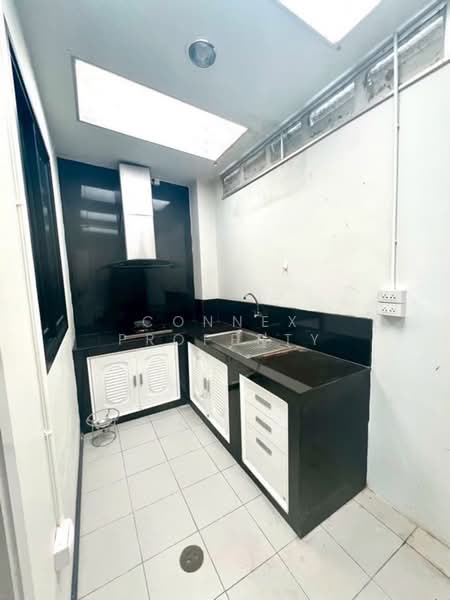 The Trop Urban Motorway-Ladkrabang, Bangkok, Phatthana Rd,, Thab Yao, Lat Krabang, Bangkok, 4 Bedrooms, 21 sqm, Townhouse For Sale, by Connex Property, 500360376 - DDproperty.com