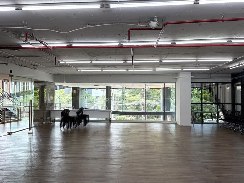 A space in a office building on Sukhumvit 63, 7-min walk to BTS, Bangkok, Sukhumvit 63, Khlong Tan Nua, Watthana, Bangkok, , 193 sqm, Retail Space For Rent, by Sirikul Wattanakorn, 500360382 - DDproperty.com