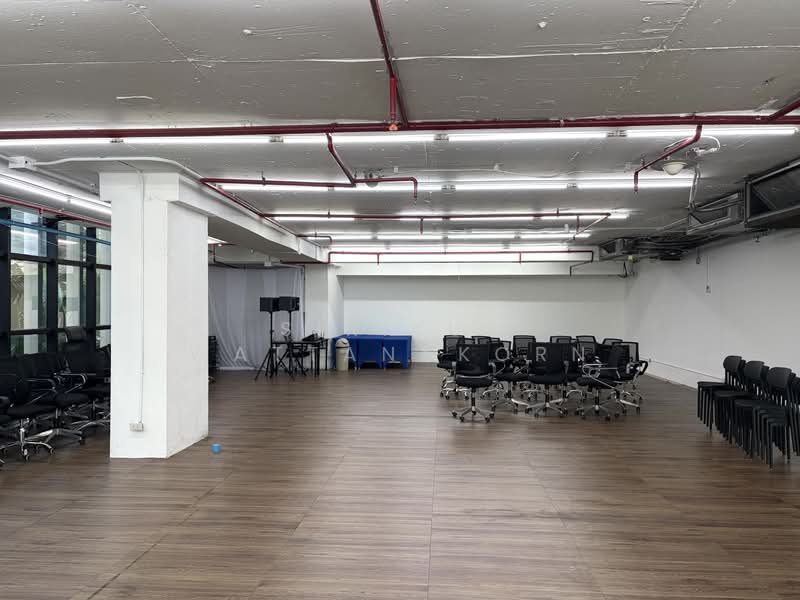 A space in a office building on Sukhumvit 63, 7-min walk to BTS, Bangkok, Sukhumvit 63, Khlong Tan Nua, Watthana, Bangkok, , 193 sqm, Retail Space For Rent, by Sirikul Wattanakorn, 500360382 - DDproperty.com