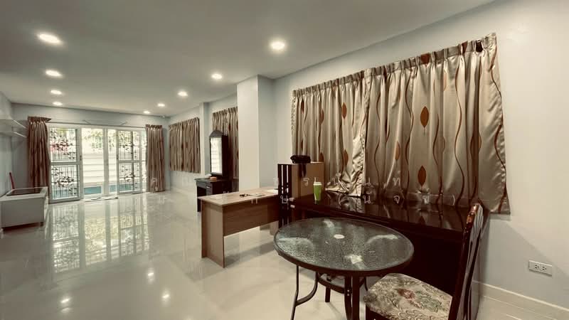 บ้านเดี่ยว 2 ชั้น 45 ตร.ว. บ้านเดี่ยว ซอยรามอินทรา97 ถนนรามอินทรา, กรุงเทพ, ถนนรามอินทรา, คันนายาว, กรุงเทพ, 150 ตร.ม., บ้านเดี่ยว ขาย, โดย คุณ พัชรนันท์ พรมพิทักษ์ (นัจข์), 500360399 - DDproperty.com