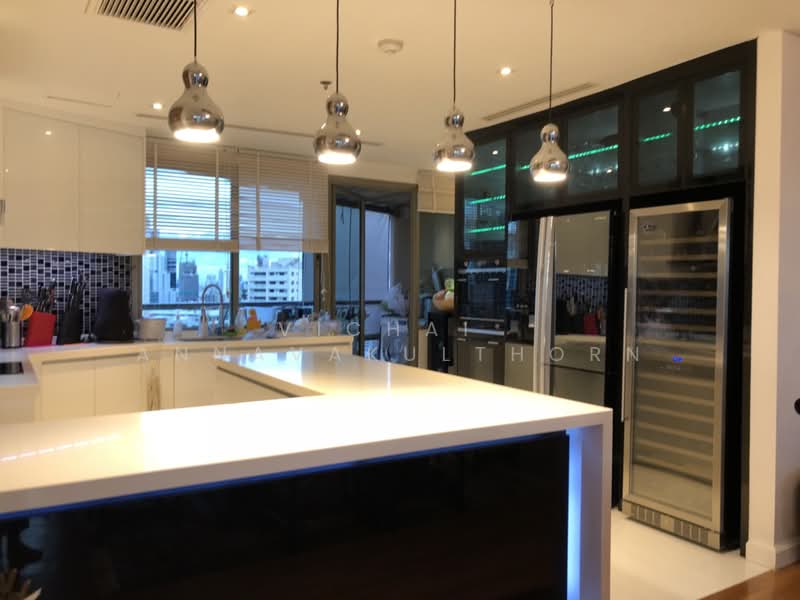 The Lakes, Bangkok, 123 Ratchadaphisek Road, Khlong Toei, Bangkok, 4 Bedrooms, 240 sqm, Condo For Rent, by Vichai Annavakulthorn, 500360494 - DDproperty.com