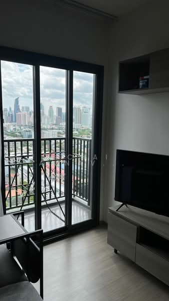 The Base Phetchaburi-Thonglor, Bangkok, Phetchaburi Rd, Bang Kapi, Huai Khwang, Bangkok, 1 Bedroom, 34 sqm, Condo For Rent, by Vichai Annavakulthorn, 500360511 - DDproperty.com
