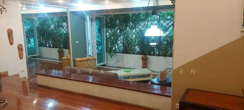 Siam Penthouse 2 Condominium : สยาม เพนท์เฮาส์ 2 คอนโดมิเนียม, กรุงเทพ, 72 ซอยสาทร 1 ถนนสาทร, ทุ่งมหาเมฆ, สาทร, กรุงเทพ, 175 ตร.ม., คอนโด ให้เช่า, โดย Vichai Annavakulthorn, 500360553 - DDproperty.com