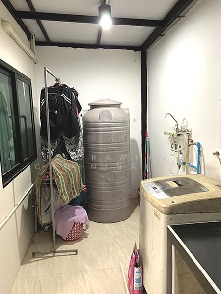 Areeya The Colors Wongwaen-Ratchaphruek, Nonthaburi, Lahan, Bang Bua Thong, Nonthaburi, 2 Bedrooms, 110 sqm, Semi-Detached House (Twin House) For Sale, by Sorawee Chueninatthabodee, 500360562 - บริเวณหลังบ้าน พร้อมหลังคา - DDproperty.com