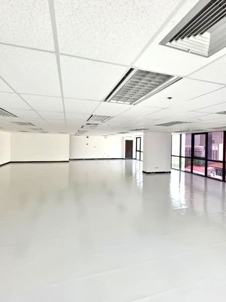 5-min walk to BTS, Special price ฿550/sqm, Well-maintained building, กรุงเทพ, สีลม, บางรัก, กรุงเทพ, 107 ตร.ม., สำนักงาน ให้เช่า, โดย Sirikul Wattanakorn, 500360576 - DDproperty.com