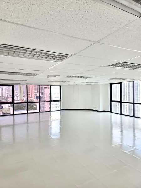 5-min walk to BTS, Special price ฿550/sqm, Well-maintained building, Bangkok, Silom, Bang Rak, Bangkok, , 107 sqm, Office Space For Rent, by Sirikul Wattanakorn, 500360576 - DDproperty.com