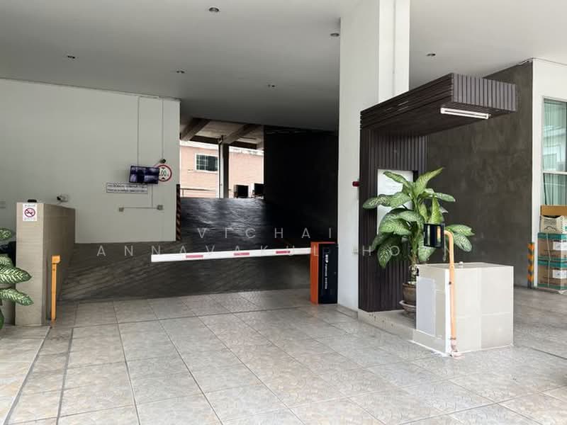 My Resort Bangkok, Bangkok, 1724 Petchaburi Road, Bang Kapi, Huai Khwang, Bangkok, 1 Bedroom, 46 sqm, Condo For Rent, by Vichai Annavakulthorn, 500360578 - DDproperty.com