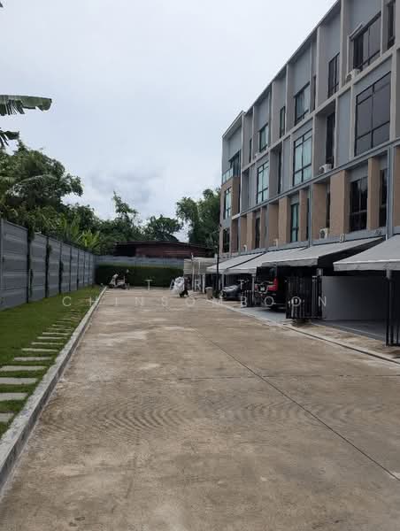 Estara Haven Pattanakan 20, Bangkok, Phatthanakan 20, Phatthanakan Road, Suan Luang, Bangkok, 4 Bedrooms, 289 sqm, Townhouse For Sale, by Tarit Chinsomboon, 500360701 - DDproperty.com