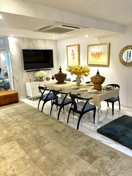 Las Colinas, Bangkok, Sukhumvit 21 Road, Khlongtoei Nua, Watthana, Bangkok, 2 Bedrooms, 193 sqm, Condo For Sale, by Nattapat Reunyota, 500360711 - DDproperty.com