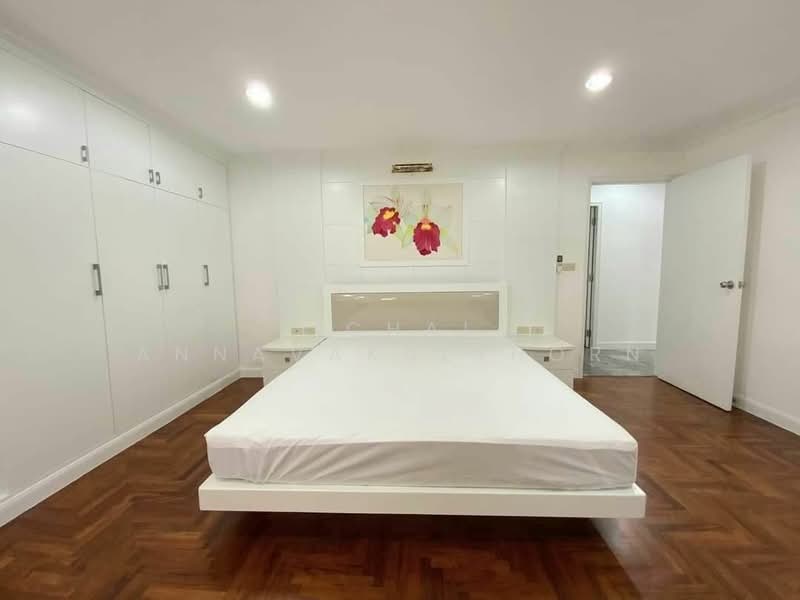 Regent On The Park 3, Bangkok, 185 Soi Sukhumvit 39 Sukhumvit Road, Khlong Tan Nua, Watthana, Bangkok, 3 Bedrooms, 240 sqm, Condo For Rent, by Vichai Annavakulthorn, 500360744 - DDproperty.com