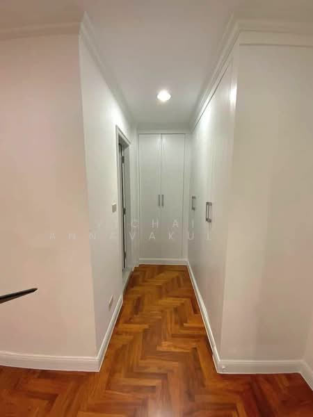 Regent On The Park 3, Bangkok, 185 Soi Sukhumvit 39 Sukhumvit Road, Khlong Tan Nua, Watthana, Bangkok, 3 Bedrooms, 240 sqm, Condo For Rent, by Vichai Annavakulthorn, 500360744 - DDproperty.com