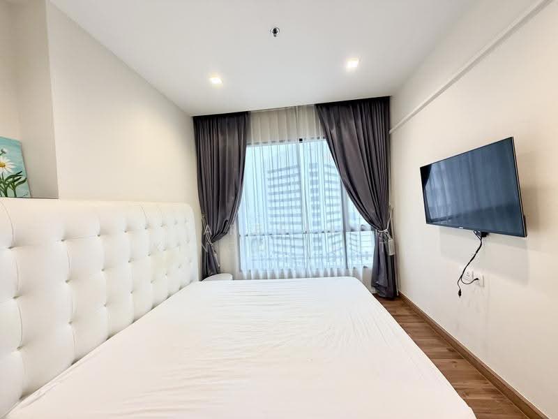 Ivy Ampio, Bangkok, 48 Ratchadaphisek Road, Huai Khwang, Bangkok, 1 Bedroom, 44 sqm, Condo For Rent, by Areeya Kingwichit, 500360790 - DDproperty.com