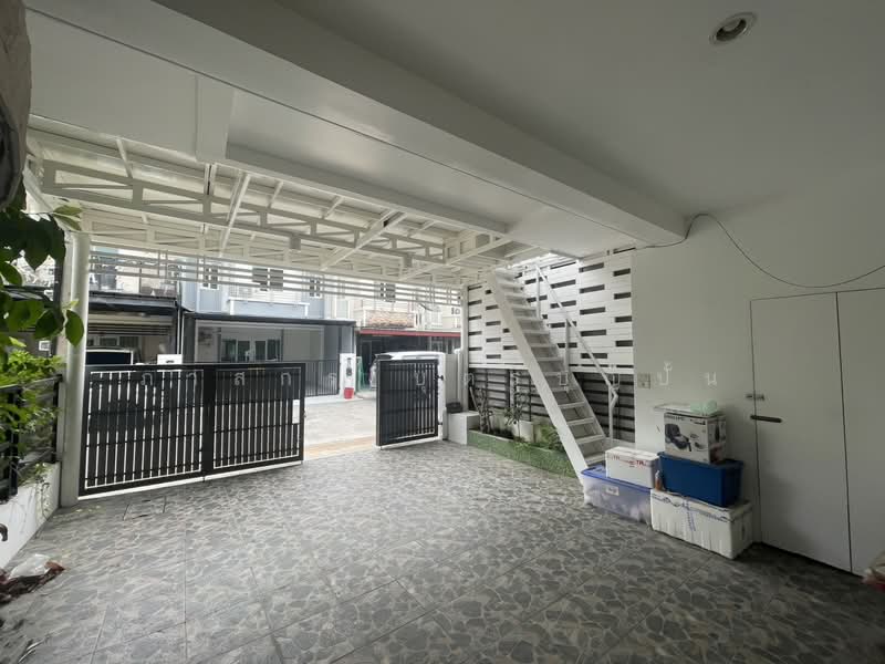 Pruksa Town Ratchapruk, Bangkok, Ratchaphruek Road, Bang Prom, Taling Chan, Bangkok, 3 Bedrooms, 140 sqm, Townhouse For Sale, by Passakorn Butbunpan, 500360808 - DDproperty.com