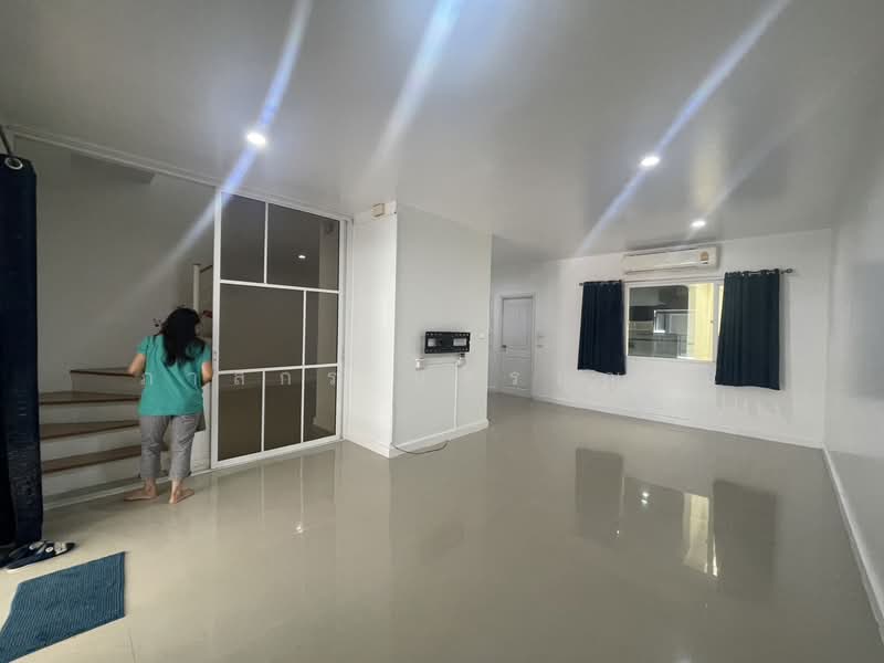 Pruksa Town Ratchapruk, Bangkok, Ratchaphruek Road, Bang Prom, Taling Chan, Bangkok, 3 Bedrooms, 140 sqm, Townhouse For Sale, by Passakorn Butbunpan, 500360808 - DDproperty.com