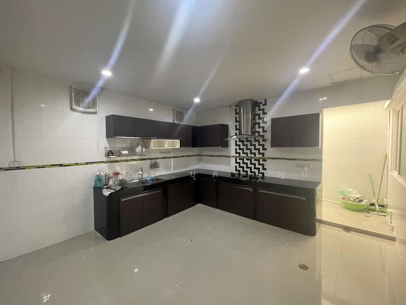 Pruksa Town Ratchapruk, Bangkok, Ratchaphruek Road, Bang Prom, Taling Chan, Bangkok, 3 Bedrooms, 140 sqm, Townhouse For Sale, by Passakorn Butbunpan, 500360808 - DDproperty.com