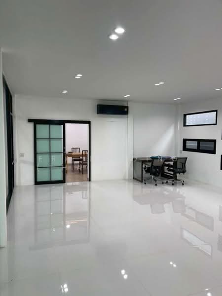 พรีเมี่ยมพร้อมใช้งาน ไฟ 3 เฟส สวนผักราชฤกษ์ ตลิ่งชัน, ปทุมธานี, ลำลูกกา, ลำลูกกา, ปทุมธานี, 1,107 ตร.ม., โกดัง-โรงงาน ขาย, โดย ERA Holding (Thailand) Co., Ltd., 500360875 - DDproperty.com
