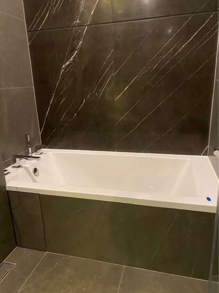The Esse at Singha Complex, Bangkok, 1788 New Petchaburi Rd, Khlongtoei Nua, Watthana, Bangkok, 1 Bedroom, 47 sqm, Condo For Rent, by Boonraksa Sopak, 500360935 - DDproperty.com