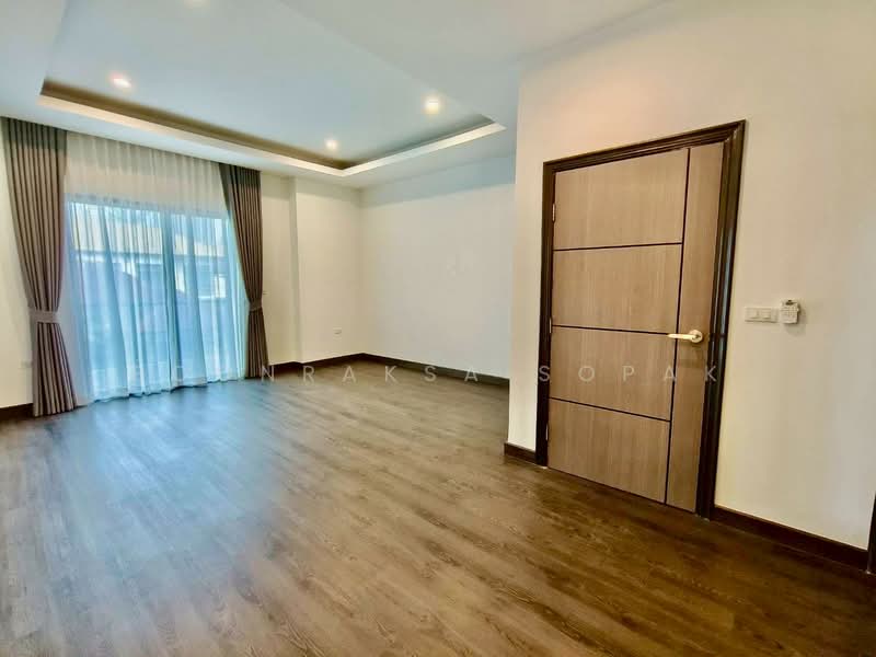 บ้าน 4-ห้องนอน, กรุงเทพ, พระโขนงเหนือ, วัฒนา, กรุงเทพ, 330 ตร.ม., บ้านเดี่ยว ให้เช่า, โดย Boonraksa Sopak, 500360995 - DDproperty.com