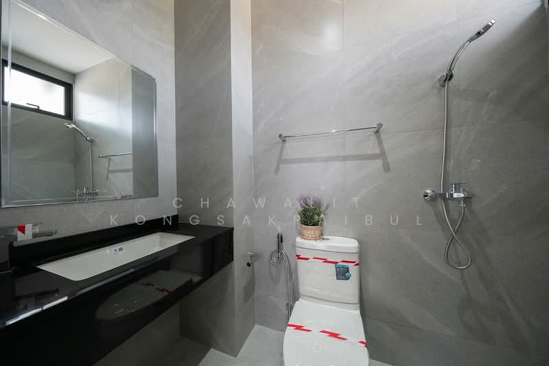 Feel Town Lat Phrao 101, Bangkok, ลาดพร้าว, Khlong Chaokhun Sing, Wang Thonglang, Bangkok, 3 Bedrooms, 270 sqm, Single Detached House For Sale, by CHAWALIT KONGSAKPAIBUL, 500361076 - DDproperty.com
