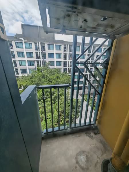 The Base Sukhumvit 50, Bangkok, Soi Roem Charoen 1, Sukhumvit 50 Road, Phra Kanong, Khlong Toei, Bangkok, Studio, 28 sqm, Condo For Rent, by Nareerat Pimsawang, 500361077 - DDproperty.com