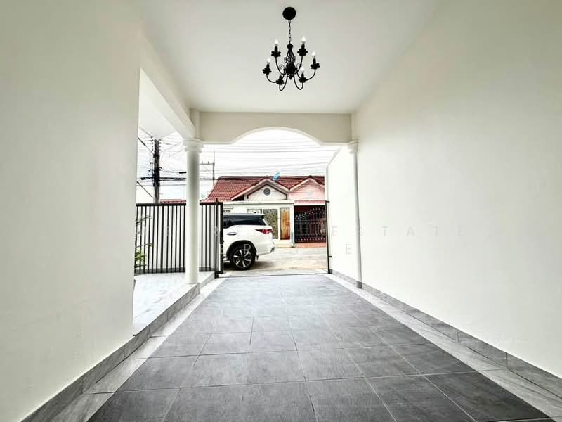 หมอนนาง, Chon Buri (Pattaya), Bang Lamung, Bang Lamung (Pattaya), Chon Buri (Pattaya), 2 Bedrooms, 100 sqm, Townhouse For Sale, by HOME Real Estate Service, 500361080 - DDproperty.com