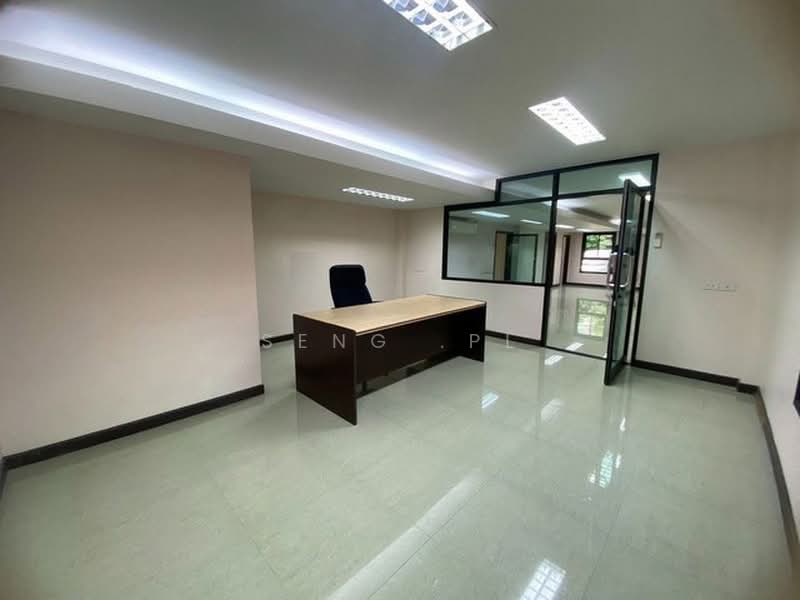 ให้เช่าอาคารสำนักงาน 3 ชั้น ย่านดอนเมือง ประชาอุทิศ โกสุมรวมใจ, Bangkok, Don Mueang, Bangkok, , 728 sqm, Office Space For Rent, by Narong Chutianankasem, 500361108 - DDproperty.com