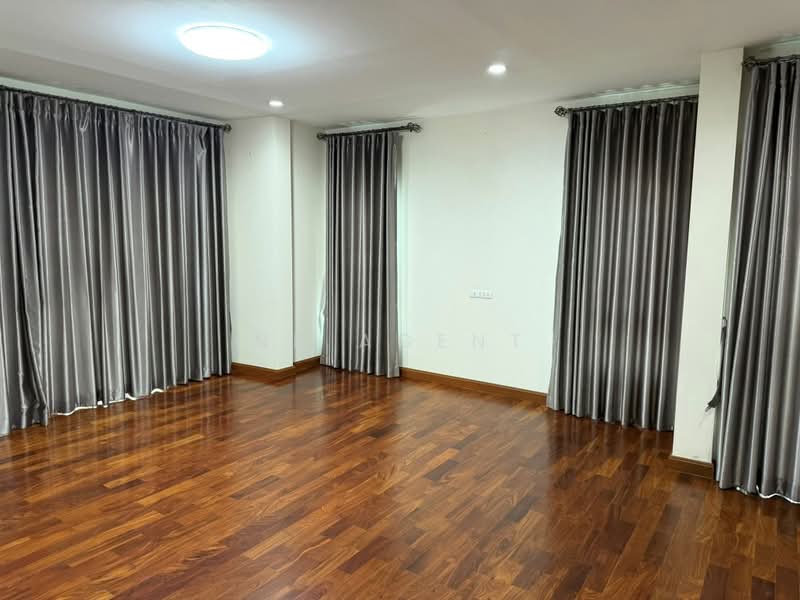Laddarom Chaiyaphruk-Chaengwattana, Nonthaburi, Chaiyapruek Road, Khlong Phra Udom, Pak Kret, Nonthaburi, 5 Bedrooms, 350 sqm, Single Detached House For Sale, by NR AGENT, 500361140 - DDproperty.com