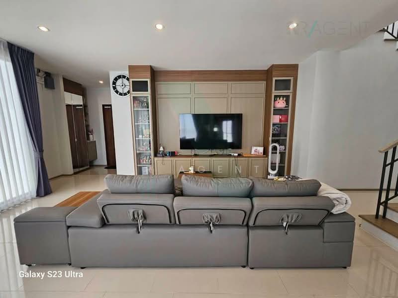 Aerie Srinakarin-Krungthepkreetha, Bangkok, Srinakarin - Romklao Road, Khlong Song Ton Nun, Lat Krabang, Bangkok, 5 Bedrooms, 350 sqm, Single Detached House For Rent, by NR AGENT, 500361171 - DDproperty.com