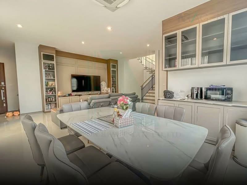 Aerie Srinakarin-Krungthepkreetha, Bangkok, Srinakarin - Romklao Road, Khlong Song Ton Nun, Lat Krabang, Bangkok, 5 Bedrooms, 350 sqm, Single Detached House For Rent, by NR AGENT, 500361171 - DDproperty.com