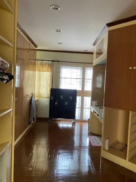 Townhouse 4 Beds, 300 sq m, suitable for residence or home office about 1.5 km walk from BTS Ari, Bangkok, พหลโยธิน, Samsen Nai, Phaya Thai, Bangkok, 4 Bedrooms, 300 sqm, Townhouse For Rent, by ปรีชา จิตต์สมนึก, 500361316 - DDproperty.com