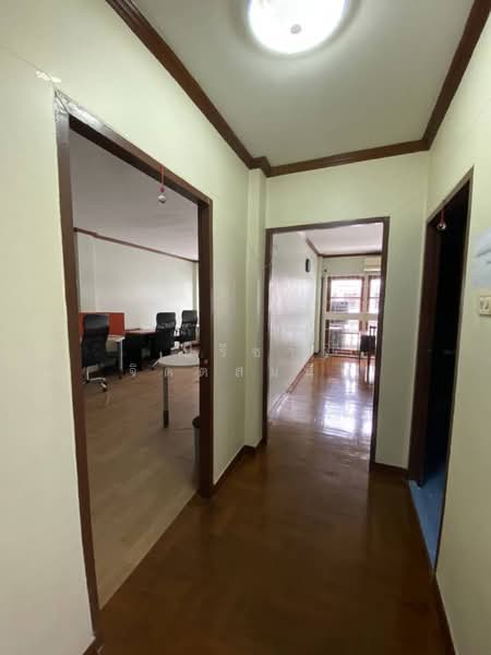 Townhouse 4 Beds, 300 sq m, suitable for residence or home office about 1.5 km walk from BTS Ari, Bangkok, พหลโยธิน, Samsen Nai, Phaya Thai, Bangkok, 4 Bedrooms, 300 sqm, Townhouse For Rent, by ปรีชา จิตต์สมนึก, 500361316 - DDproperty.com