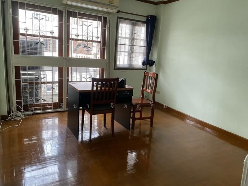 Townhouse 4 Beds, 300 sq m, suitable for residence or home office about 1.5 km walk from BTS Ari, Bangkok, พหลโยธิน, Samsen Nai, Phaya Thai, Bangkok, 4 Bedrooms, 300 sqm, Townhouse For Rent, by ปรีชา จิตต์สมนึก, 500361316 - DDproperty.com