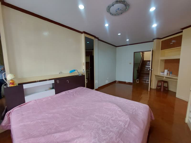 Townhouse 4 Beds, 300 sq m, suitable for residence or home office about 1.5 km walk from BTS Ari, Bangkok, พหลโยธิน, Samsen Nai, Phaya Thai, Bangkok, 4 Bedrooms, 300 sqm, Townhouse For Rent, by ปรีชา จิตต์สมนึก, 500361316 - DDproperty.com
