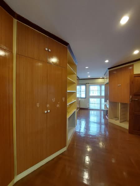 Townhouse 4 Beds, 300 sq m, suitable for residence or home office about 1.5 km walk from BTS Ari, Bangkok, พหลโยธิน, Samsen Nai, Phaya Thai, Bangkok, 4 Bedrooms, 300 sqm, Townhouse For Rent, by ปรีชา จิตต์สมนึก, 500361316 - DDproperty.com
