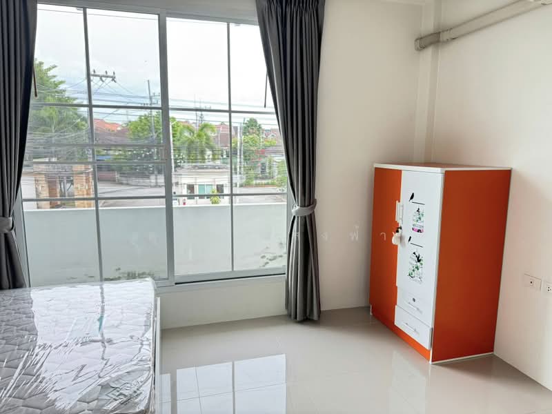 ให้เช่าอาคารพาณิชย์ใหม่ 2 ชั้นติดถนน ไร่กล้วย ศรีราชา, Chon Buri (Pattaya), Surasak, Si Racha, Chon Buri (Pattaya), , 85 sqm, Shophouse For Rent, by Dusit Saengfa, 500361337 - DDproperty.com