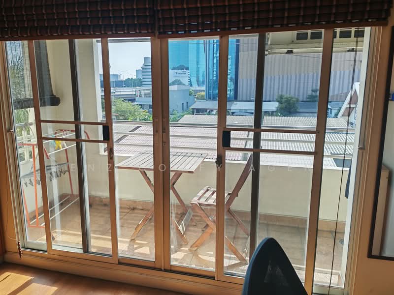 Lumpini Suite Ratchada-Rama 3, Bangkok, Soi Naradhiwat Rajanagarindra 30, Chong Nonsi, Yan Nawa, Bangkok, 3 Bedrooms, 109 sqm, Condo For Sale, by Benz comfy agent, 500361383 - DDproperty.com