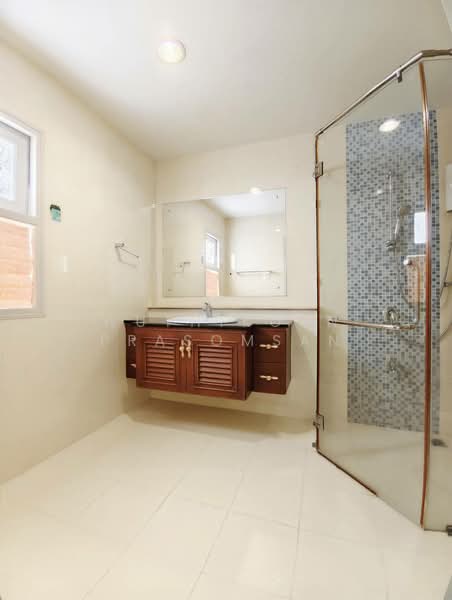 Urban Sathorn, Bangkok, Ratchaphruek Road, Bang Chak, Phasi Charoen, Bangkok, 3 Bedrooms, 250 sqm, Townhouse For Rent, by Wuthikorn Prasomsan, 500361423 - DDproperty.com