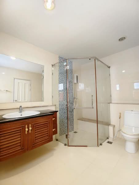 Urban Sathorn, Bangkok, Ratchaphruek Road, Bang Chak, Phasi Charoen, Bangkok, 3 Bedrooms, 250 sqm, Townhouse For Rent, by Wuthikorn Prasomsan, 500361423 - DDproperty.com