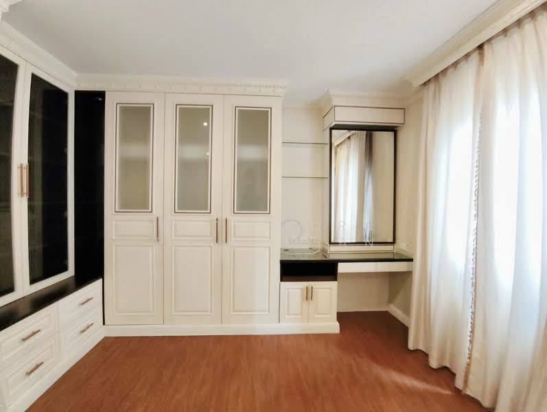 Urban Sathorn, Bangkok, Ratchaphruek Road, Bang Chak, Phasi Charoen, Bangkok, 3 Bedrooms, 250 sqm, Townhouse For Rent, by Wuthikorn Prasomsan, 500361423 - DDproperty.com