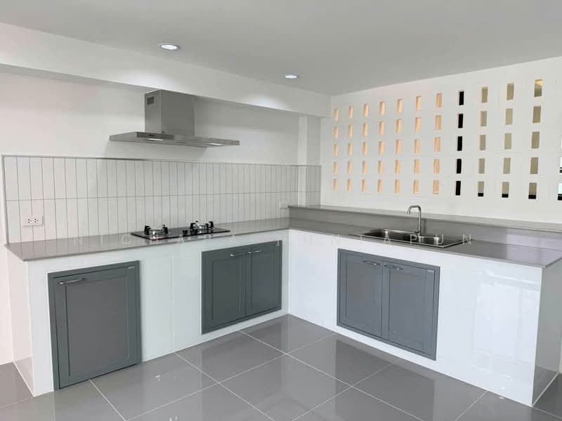 Prominent Place, Bangkok, Ramkhamhaeng 24 Alley, Hua Mak, Bang Kapi, Bangkok, 4 Bedrooms, 26 sqm, Apartment For Sale, by Nichapa Nuntapun, 500361512 - DDproperty.com
