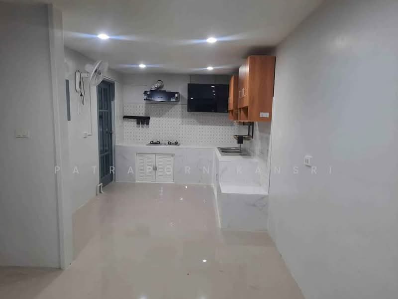 6-BR House, Bangkok, Khlong Song Ton Nun, Lat Krabang, Bangkok, 6 Bedrooms, 365 sqm, Single Detached House For Sale, by Patraporn Kansri, 500361611 - DDproperty.com