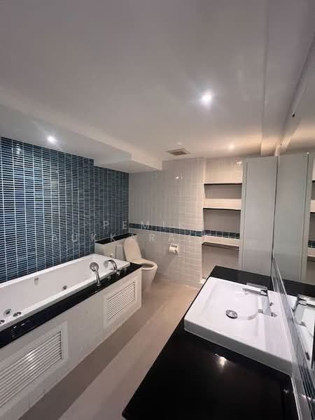4-BR Townhouse, Bangkok, Khlong Tan Nua, Watthana, Bangkok, 4 Bedrooms, 286 sqm, Townhouse For Sale, by Pemika Aukkaraleekul, 500361770 - DDproperty.com