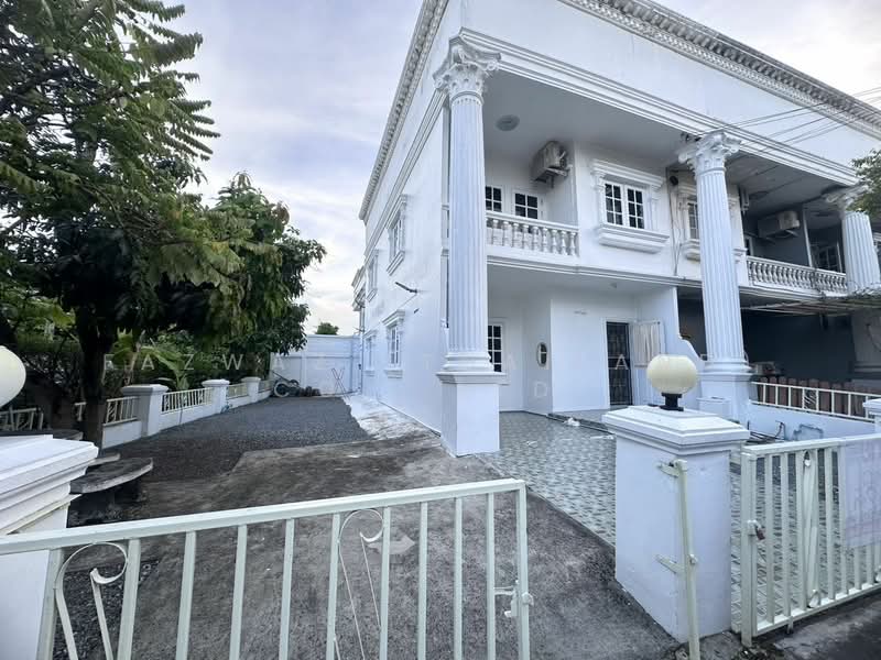 Rare Corner 3BR Townhouse with Yard for Rent, Suan Luang Bangkok, Bangkok, Dok Mai, Prawet, Bangkok, 3 Bedrooms, 183 sqm, Townhouse For Sale, by Fazwaz (Thailand) Co., Ltd., 500361811 - DDproperty.com